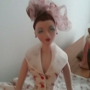 Meet your Posher, Gloria